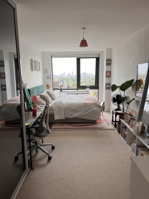 Room Forest Road in Greater London