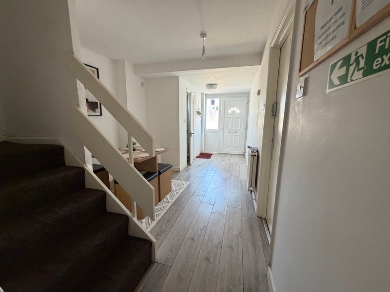 Room Ravensfield in Basildon
