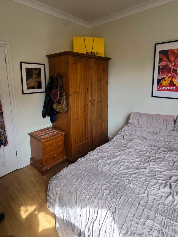 Room Kingwood Road in Greater London