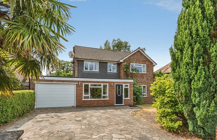 House Iberian Way in Surrey Heath