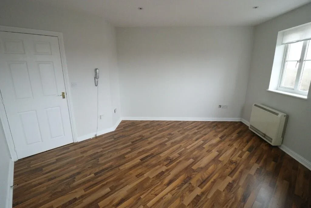 Flat Lancaster Road in Grays