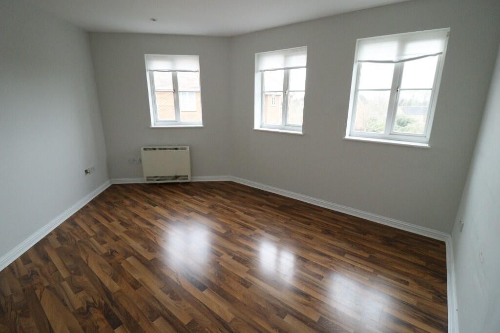 Flat Lancaster Road in Grays