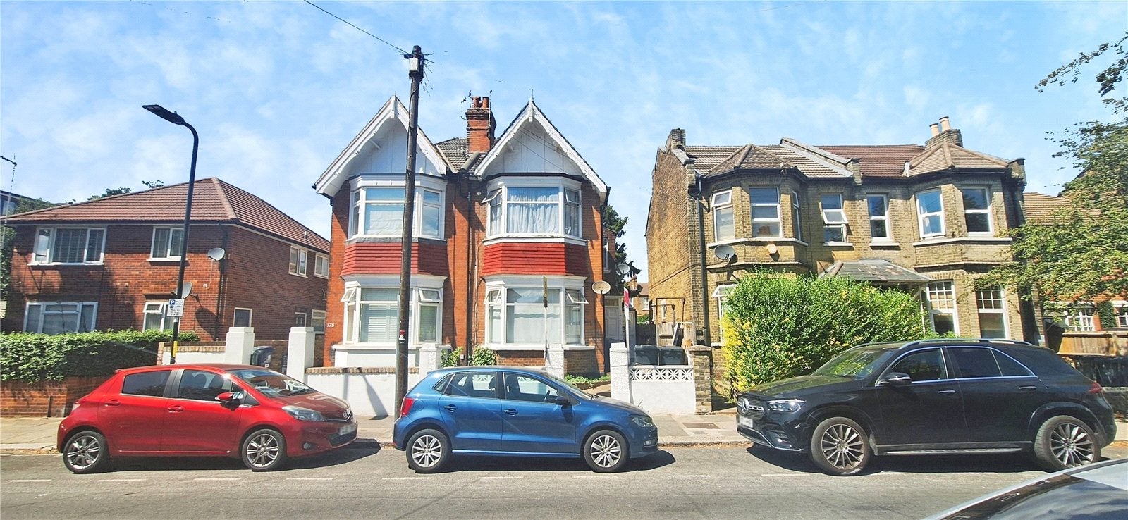 Flat Carlyle Road in Greater London