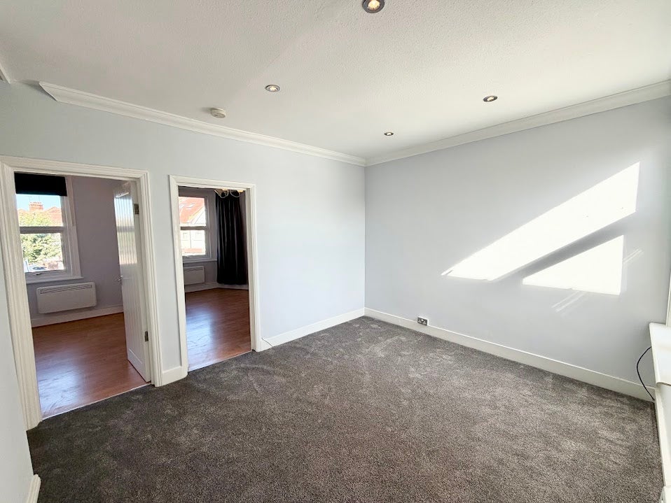 Flat Merivale Road in Greater London