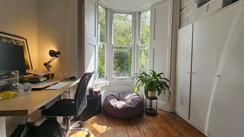 Room De Beauvoir Square in Greater London