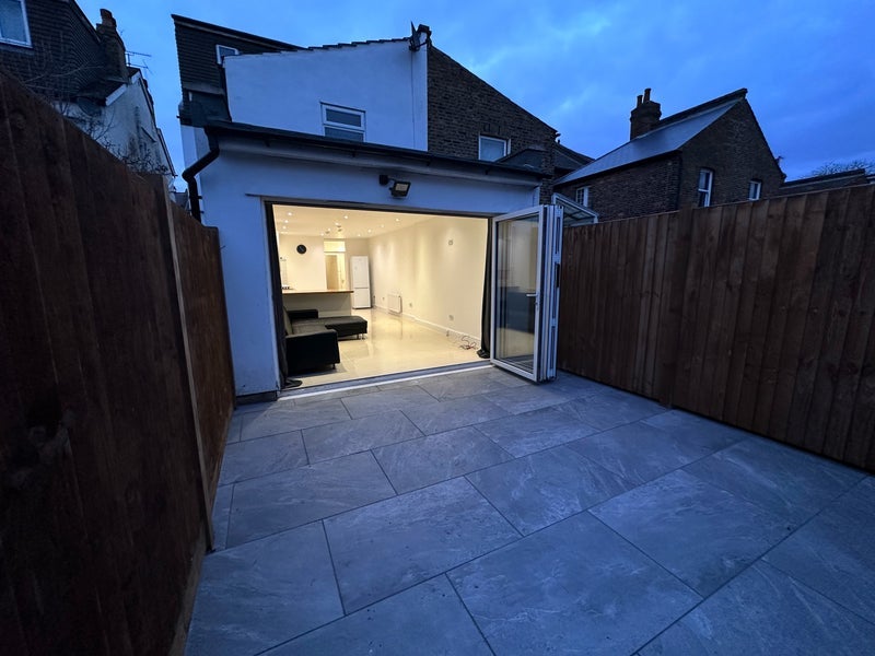 Flat Fernlea Road in Greater London