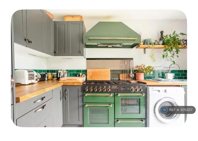 Room Devenay Road in Greater London