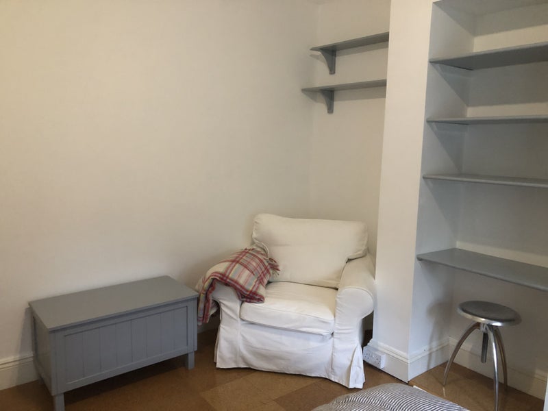 Room Lee Lane West in Leeds