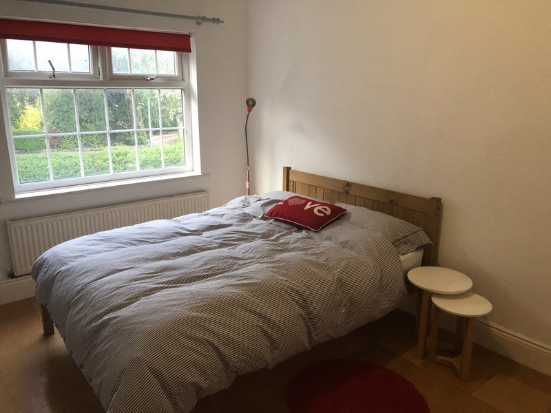 Room Lee Lane West in Leeds