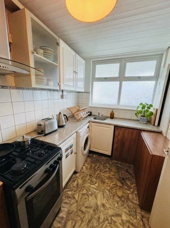Room Haberdasher Street in Greater London