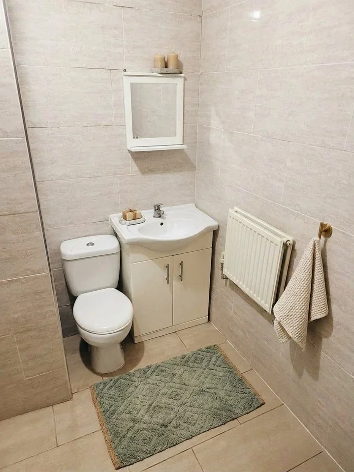 Room Haberdasher Street in Greater London