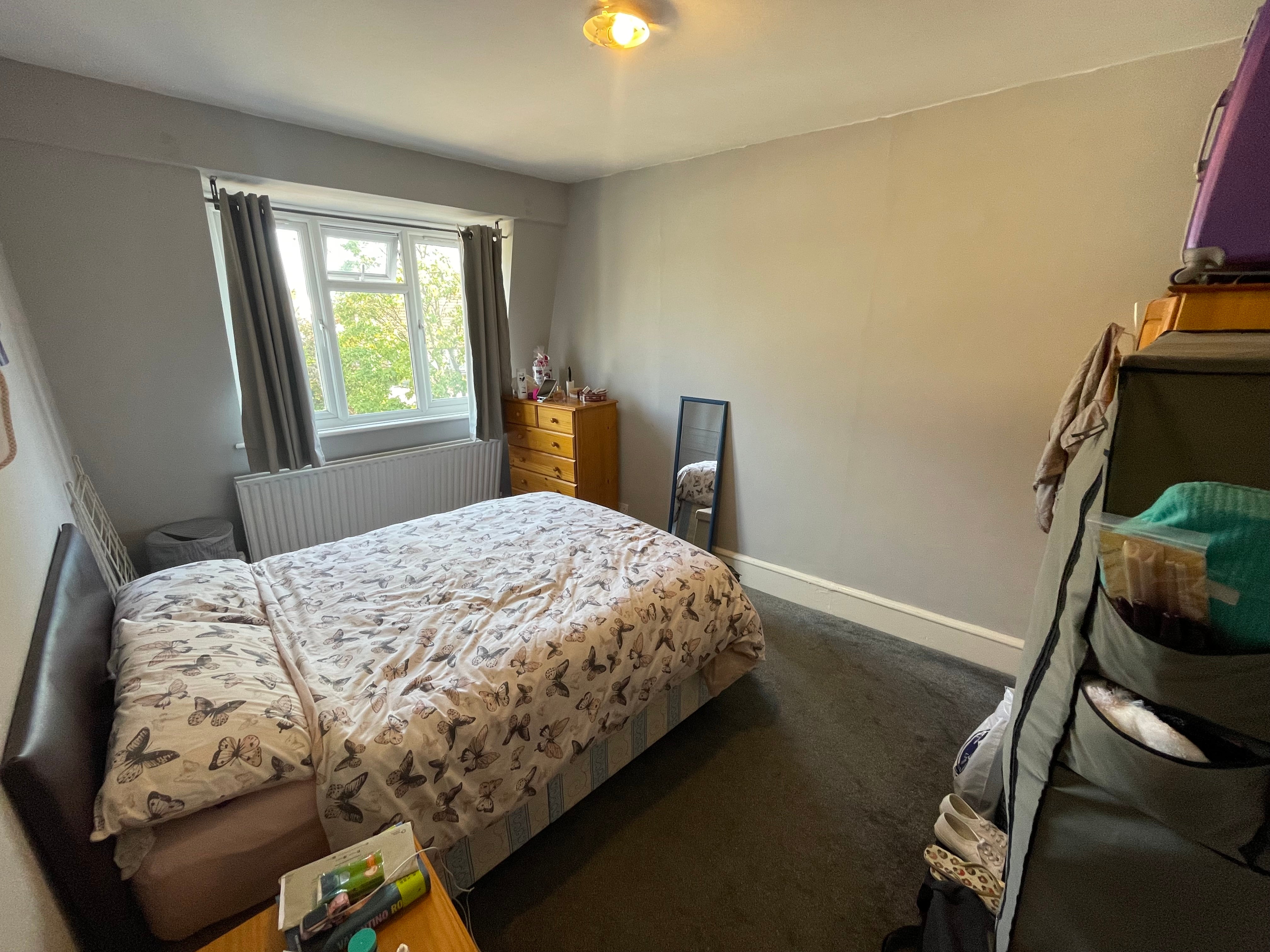 Flat Gunnersbury Avenue in Greater London