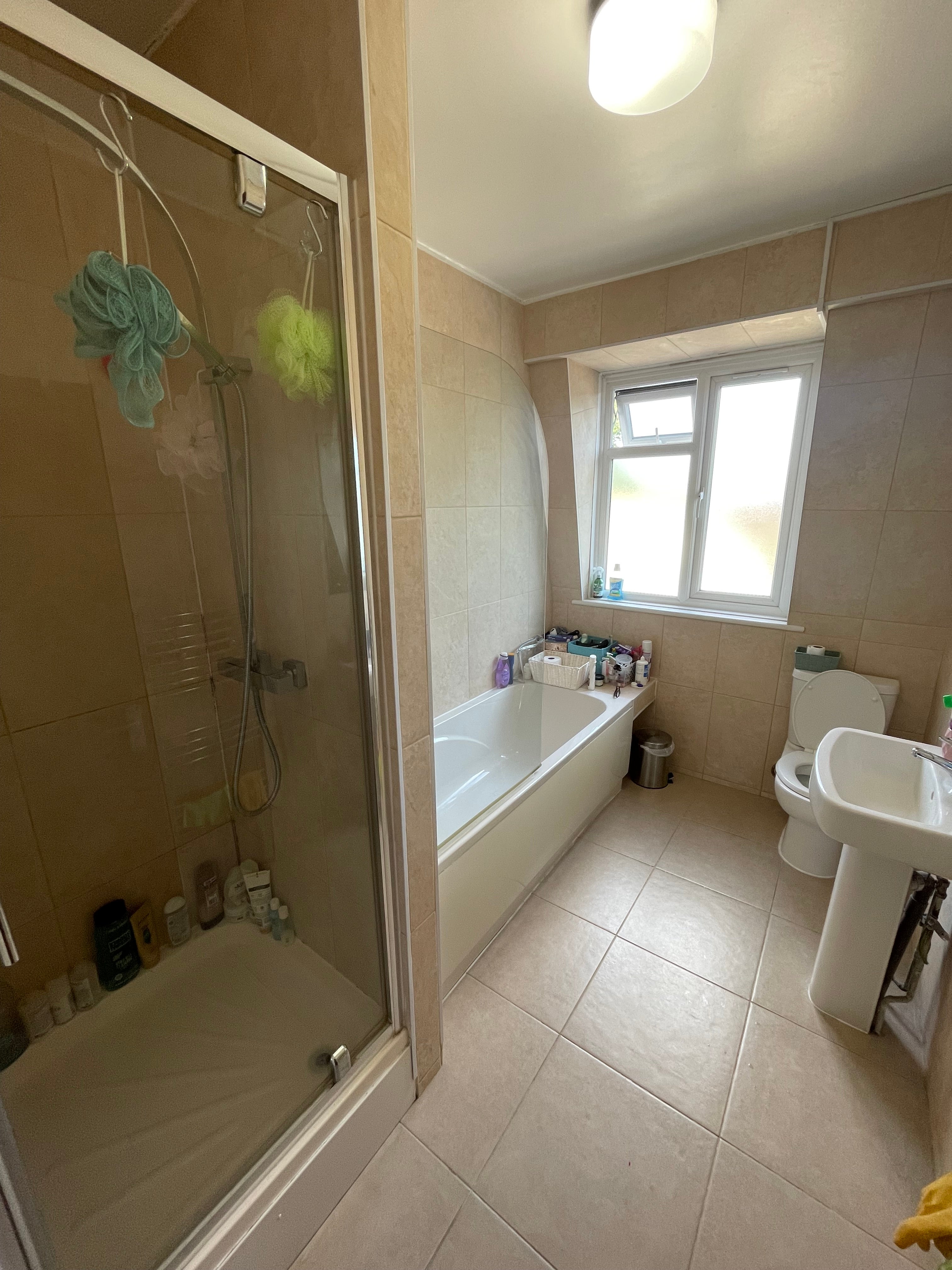 Flat Gunnersbury Avenue in Greater London