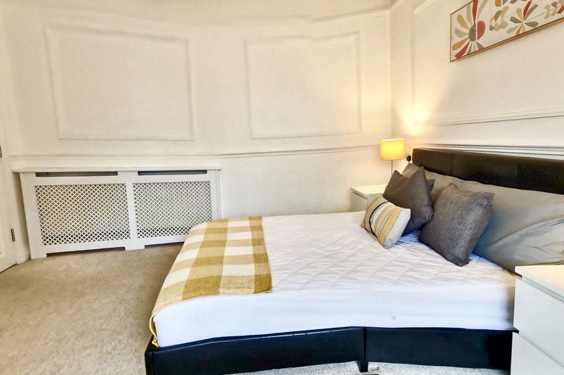 Room Wimborne Road in Poole