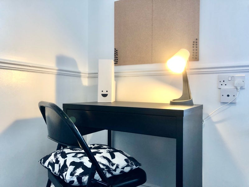 Room Wimborne Road in Poole