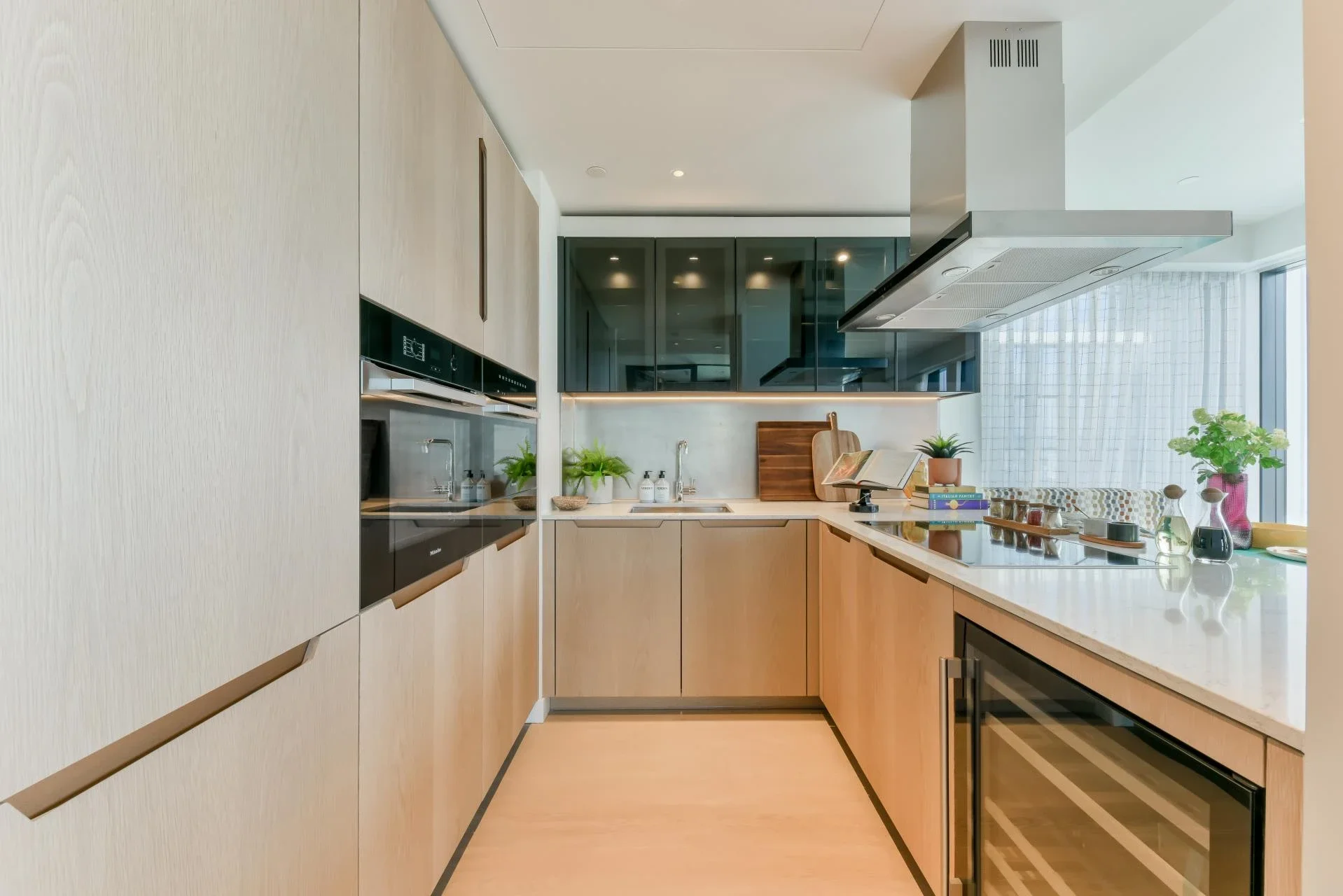 Flat Nine Elms Lane in Greater London
