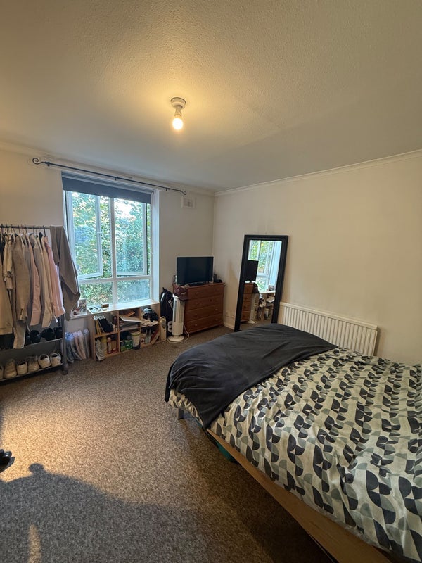 Room Wrights Green in Greater London