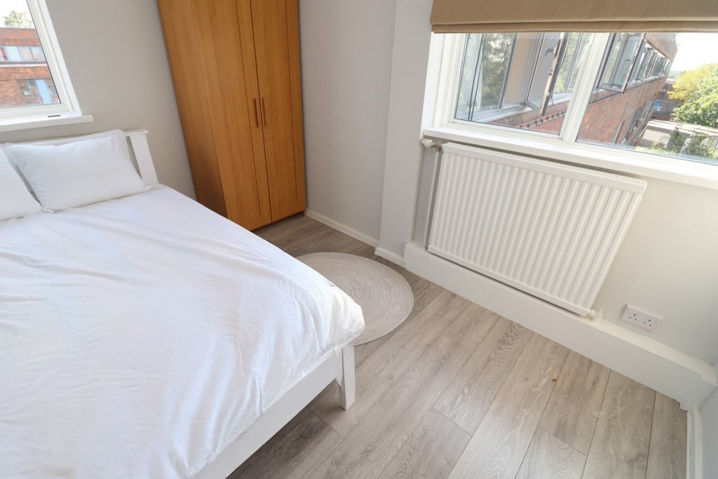 Room Globe Road in Greater London