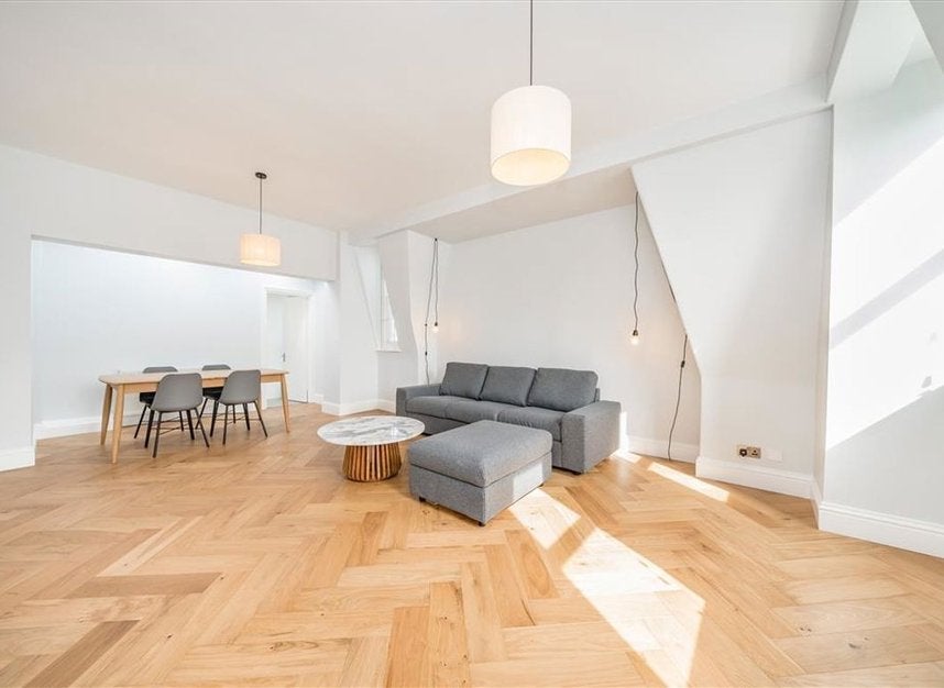 Flat Bolsover Street in City of Westminster