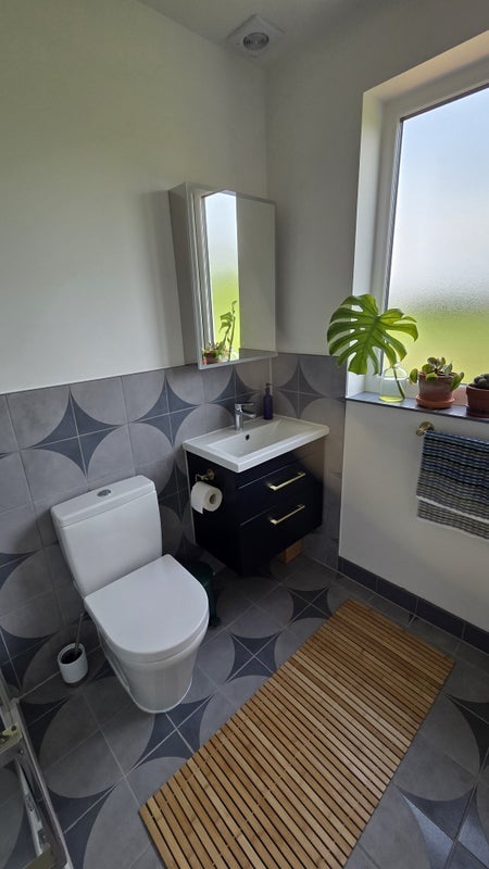 Room Keswick Gardens in Greater London