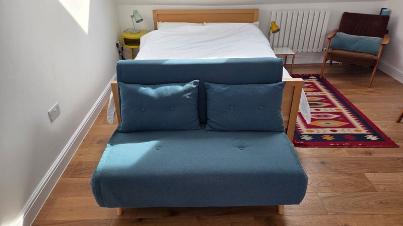Room Keswick Gardens in Greater London