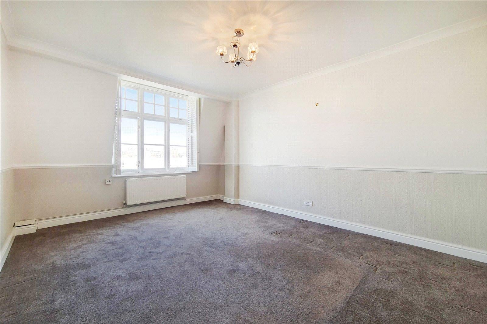 Flat Elgin Avenue in City of Westminster