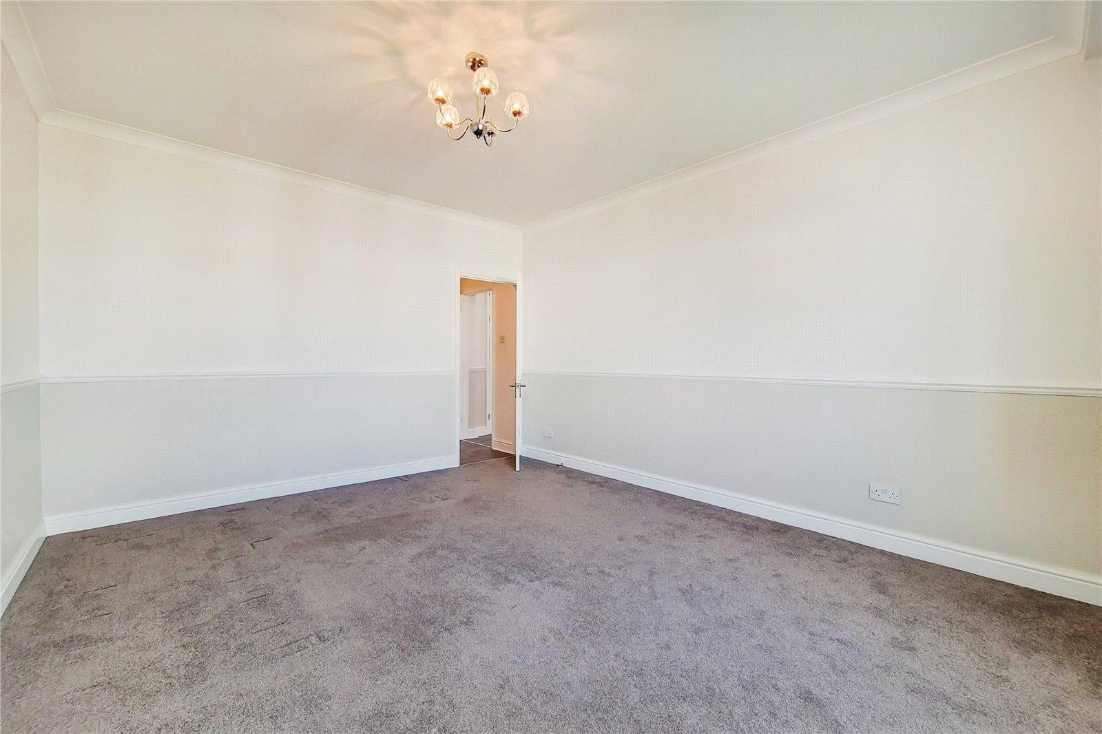 Flat Elgin Avenue in City of Westminster