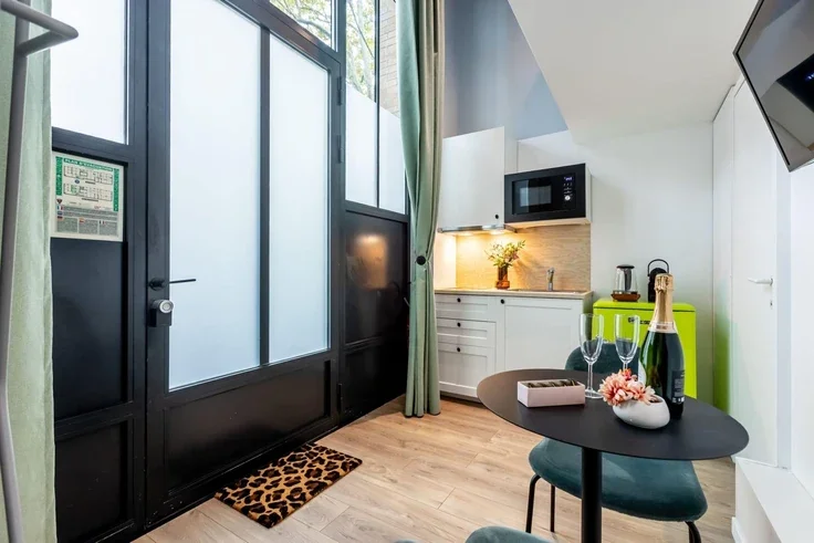 Flat Boulevard Brune in Paris