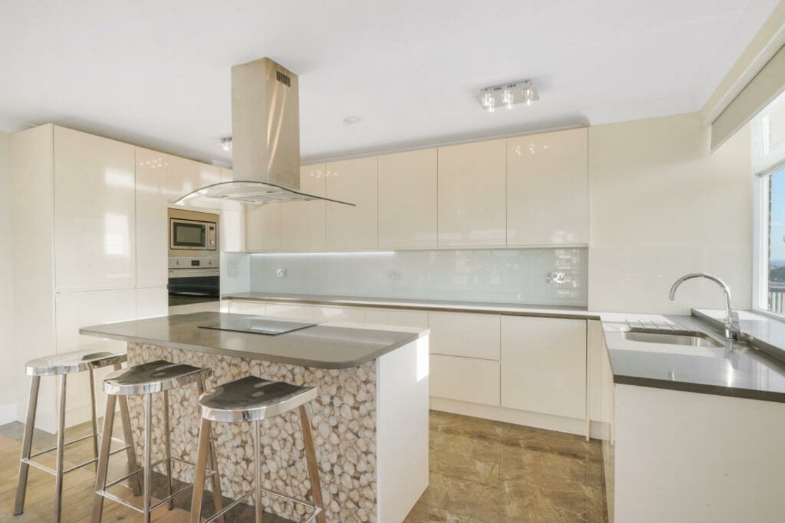 Flat Queensmead in Greater London