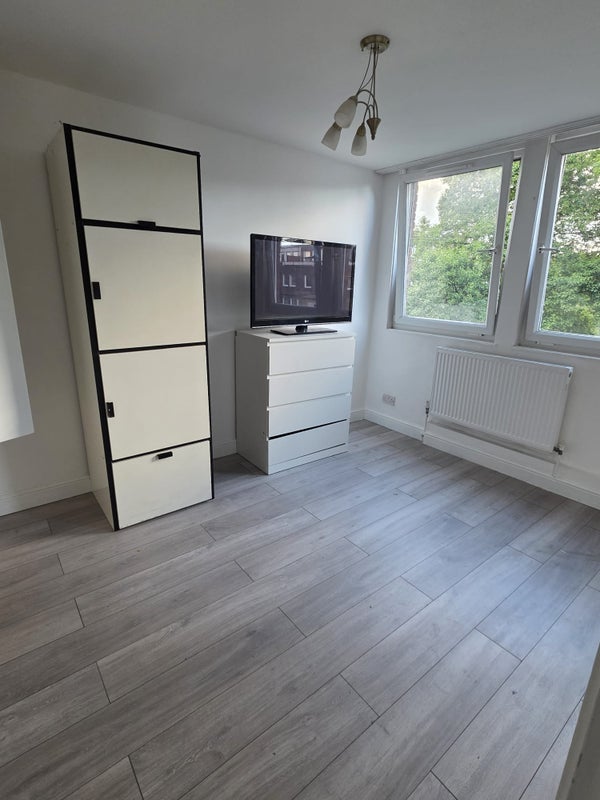 Room Tanners End Lane in Greater London