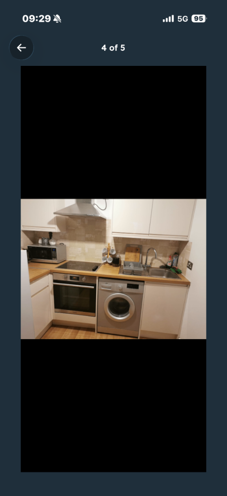 Flat Warrington Avenue in Slough