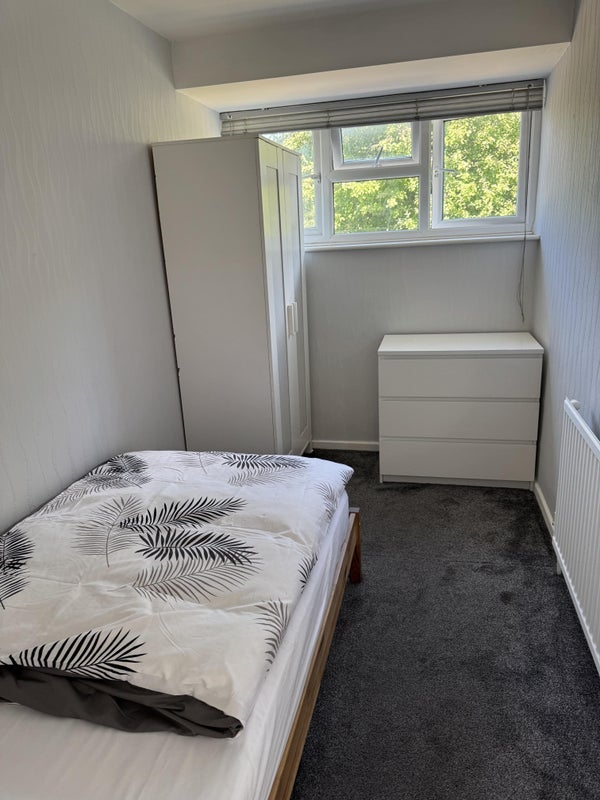 Room Spains Hall Place in Basildon