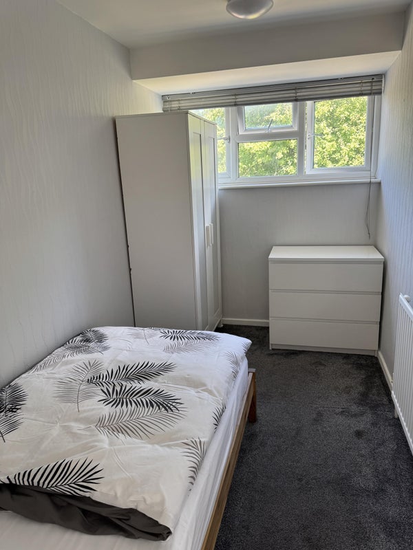 Room Spains Hall Place in Basildon