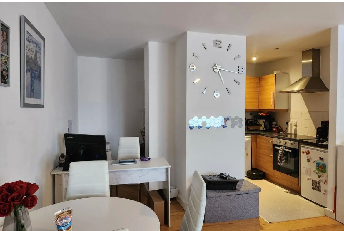 Flat London Road in Greater London