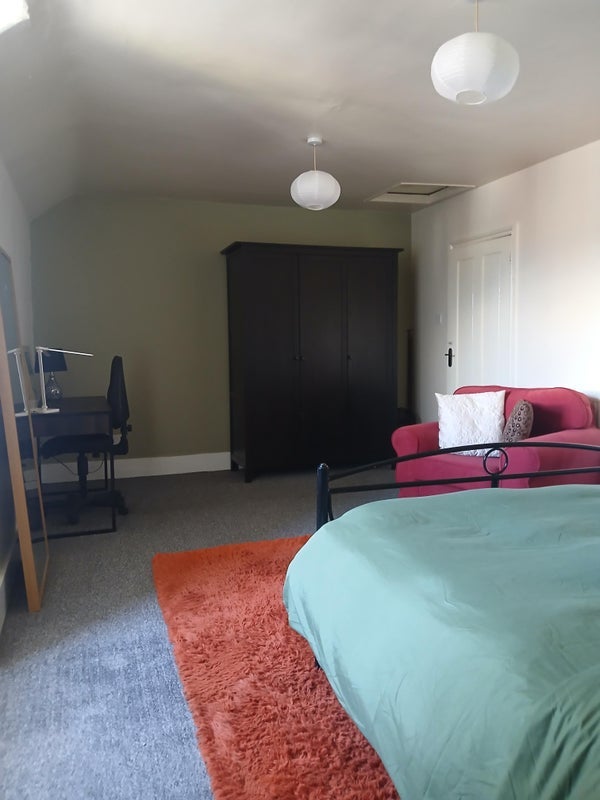 Room Hyde Road in Crosby