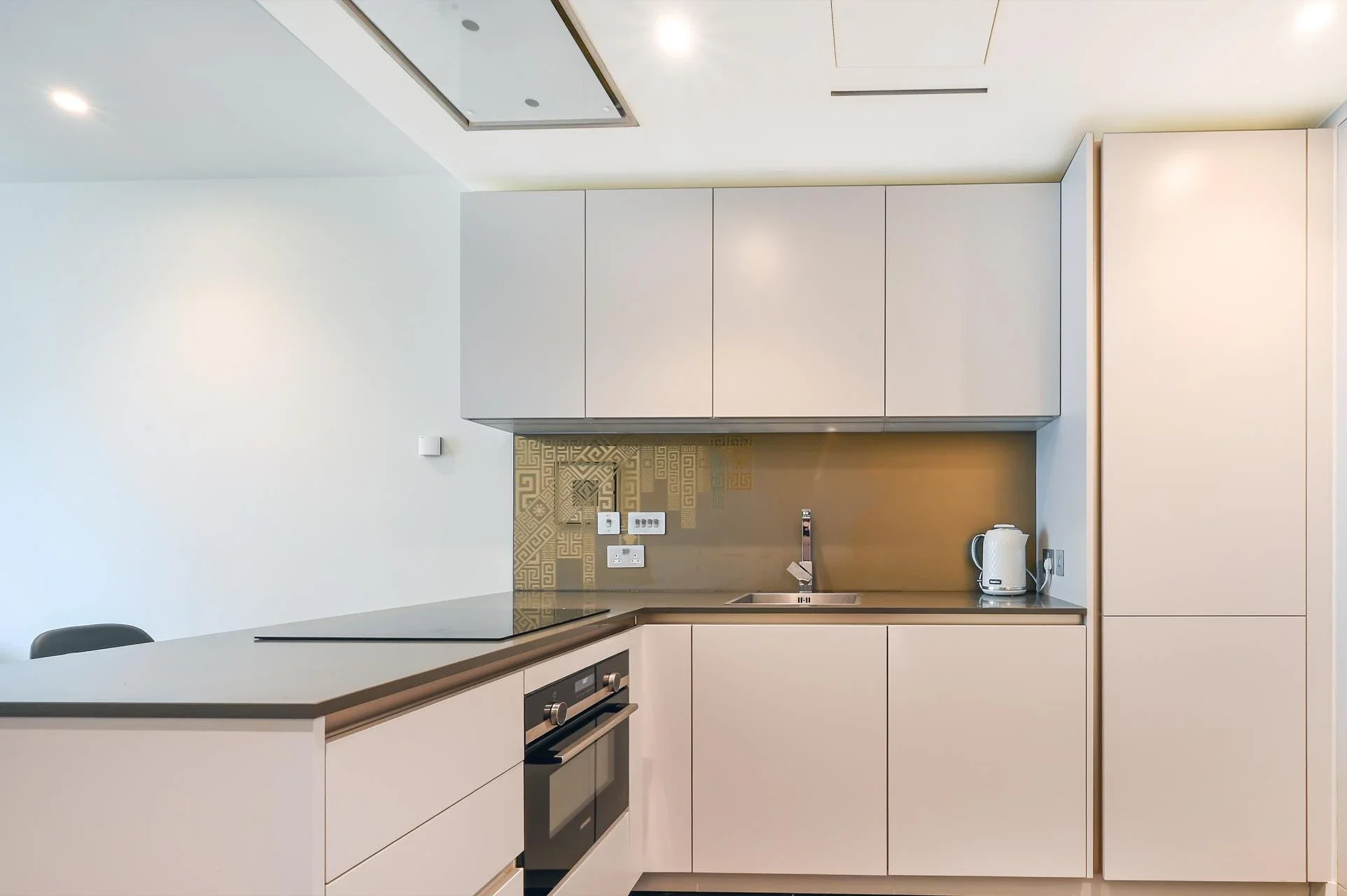 Flat Pascal Square in Greater London