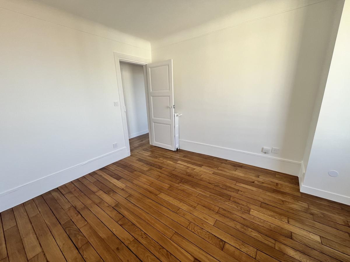 Flat Avenue Félix Faure in Paris
