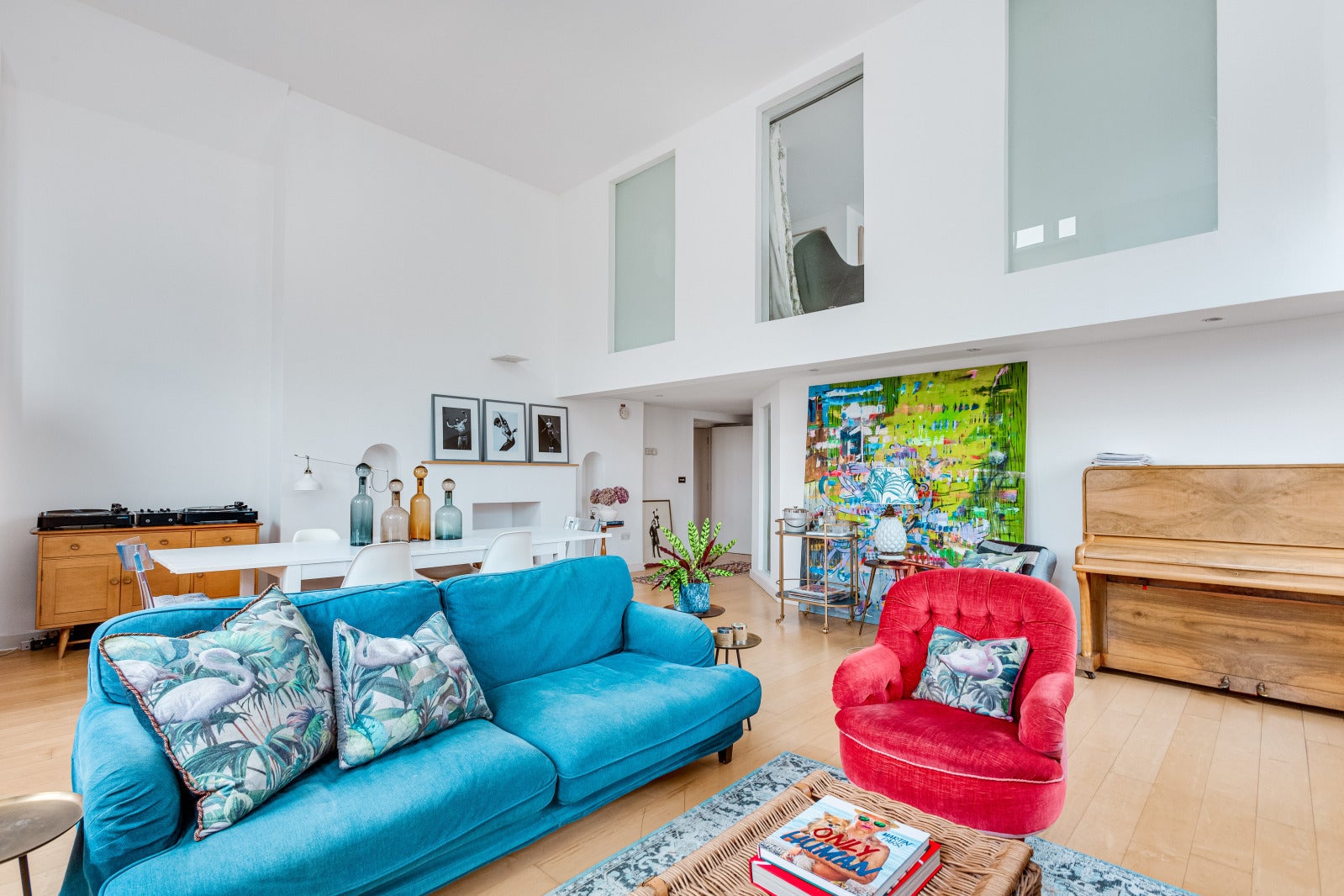 Flat Thackeray Road in Greater London