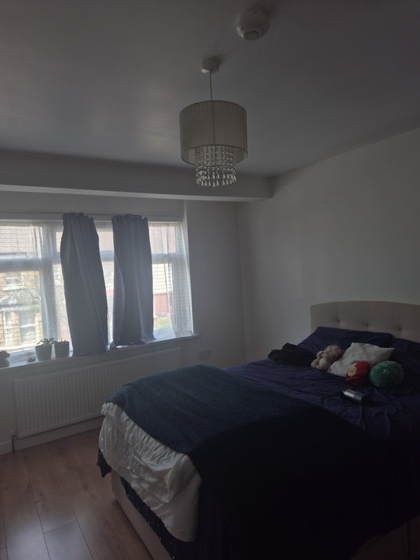Room Netheravon Road in Greater London