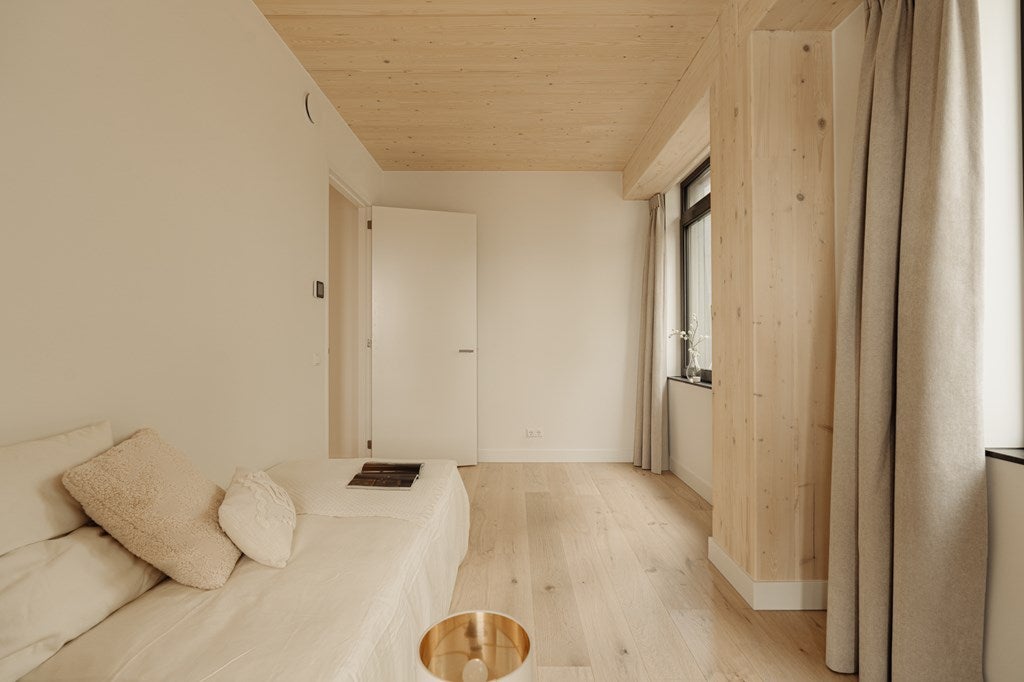 Appartement te huur: Joan Muyskenweg 21B-8, Amsterdam