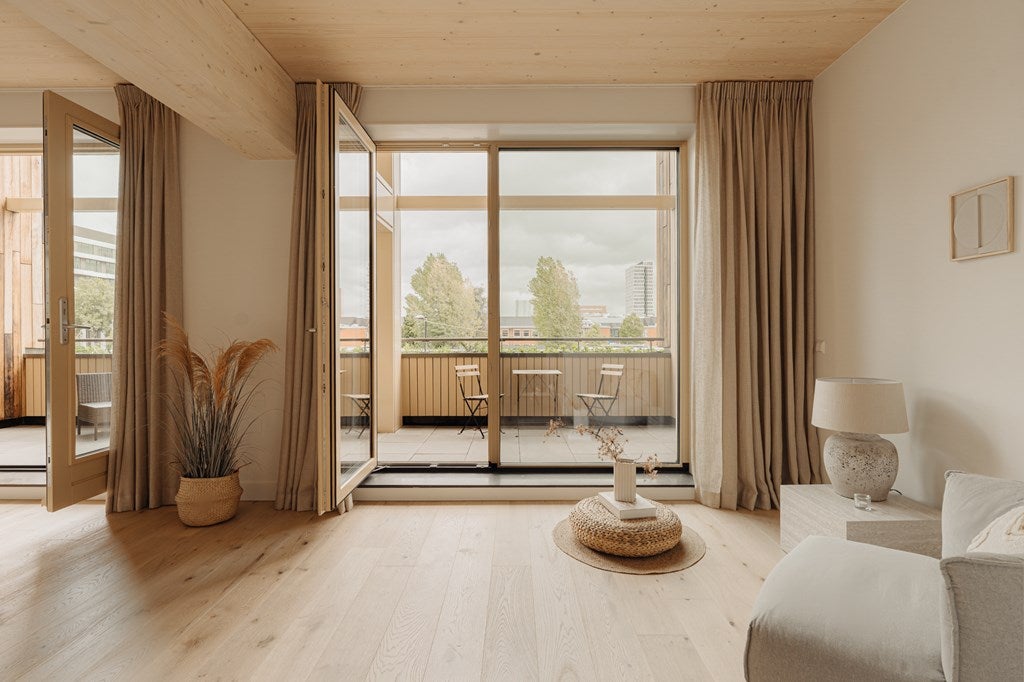 Appartement te huur: Joan Muyskenweg 21B-8, Amsterdam
