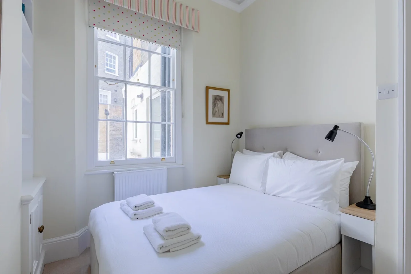 Flat Cumberland Street in City of Westminster