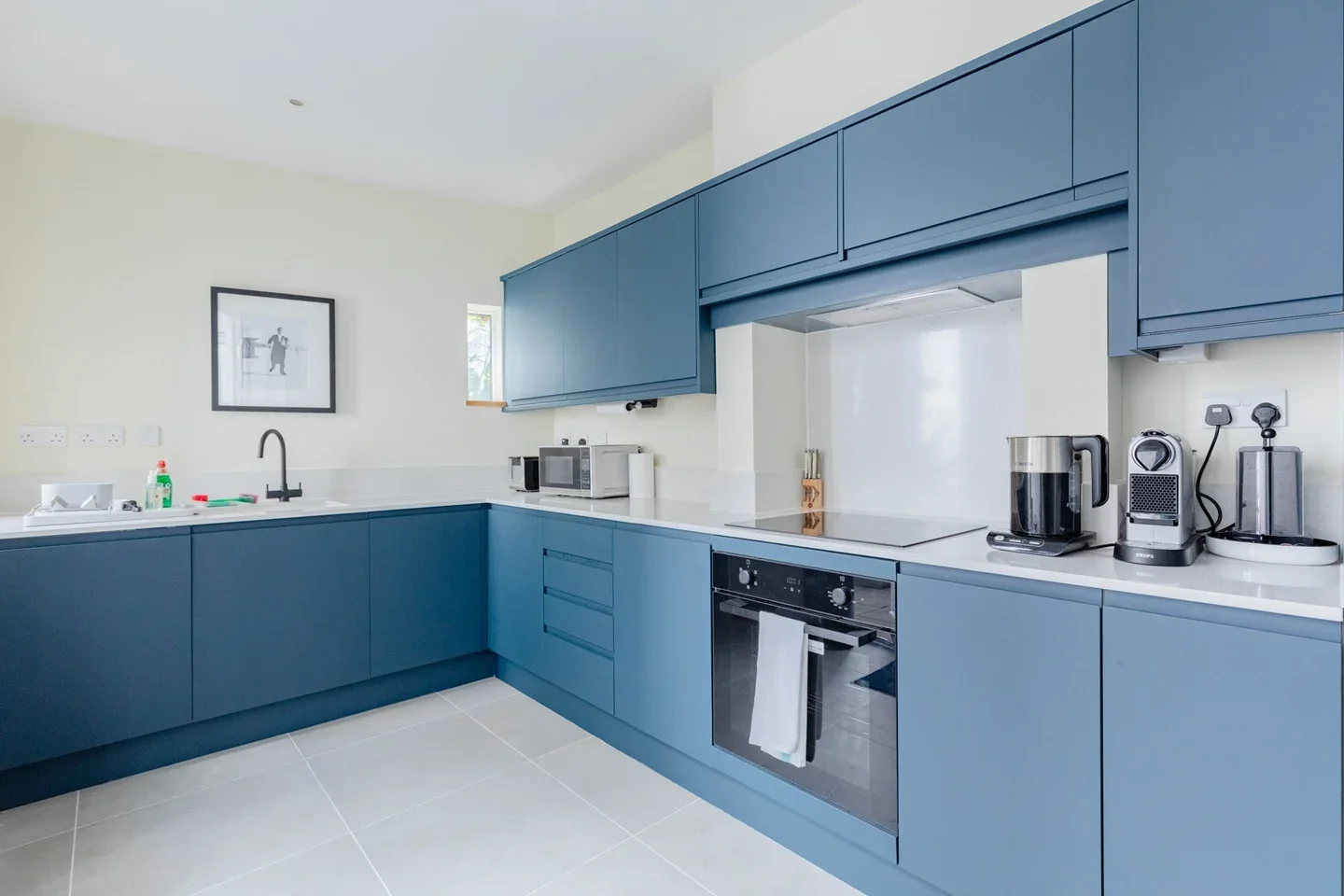 Flat Cumberland Street in City of Westminster