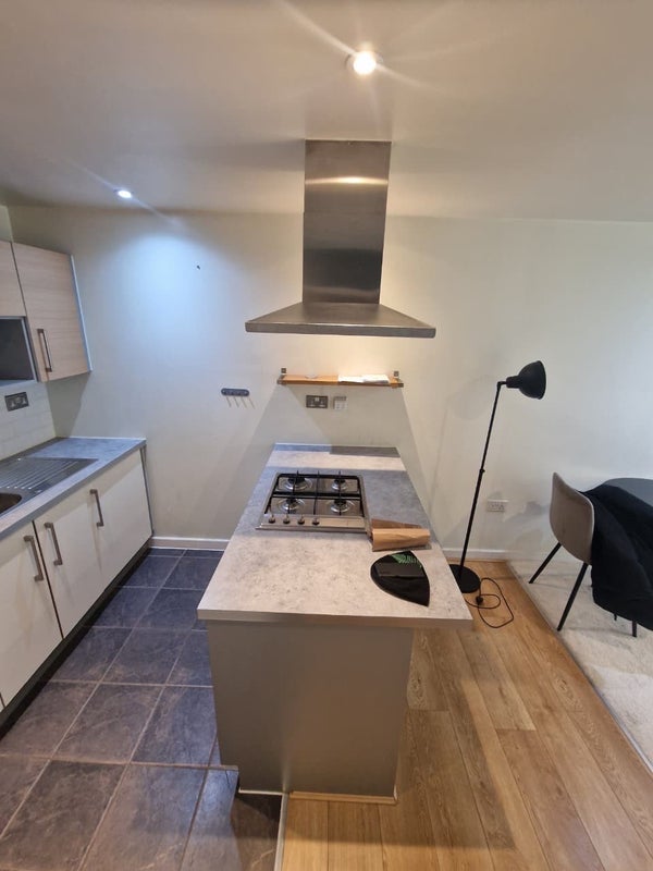 Flat Queen Mary Avenue in Greater London