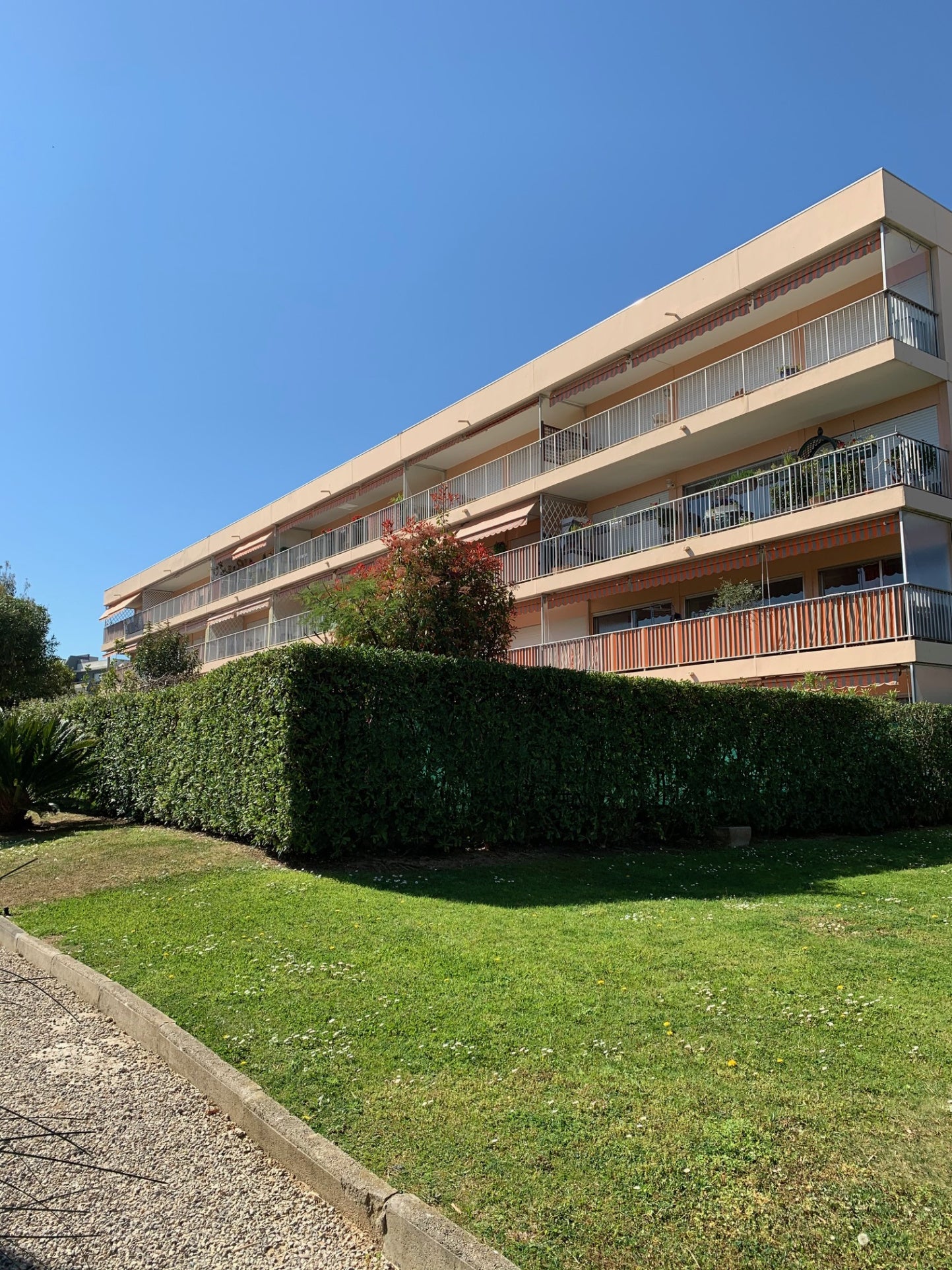 Flat Chemin de la Parouquine in Antibes