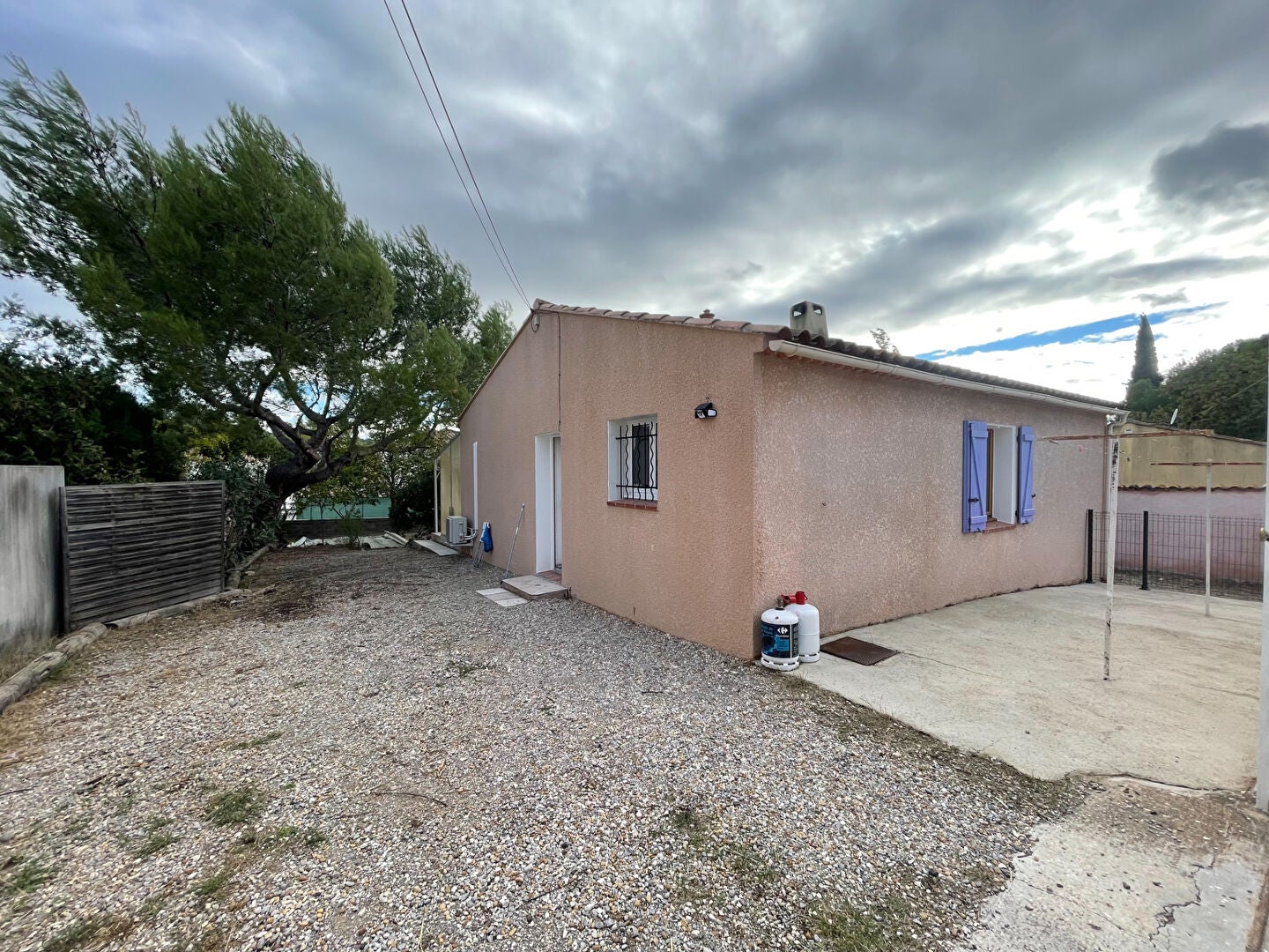 House Rue de la Pomme de Pin in La Fare-les-Oliviers