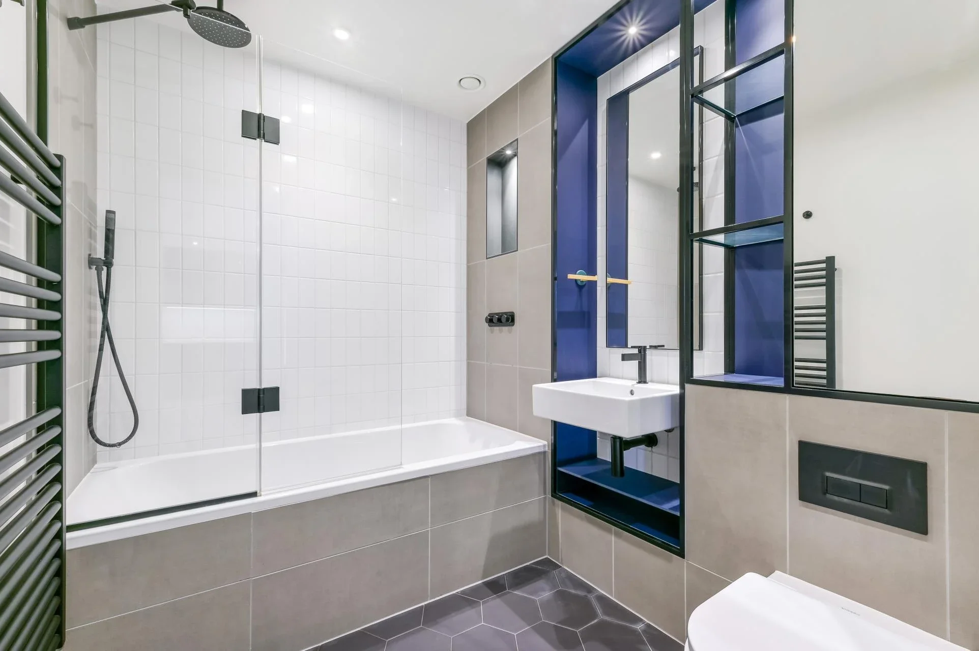 Flat Beresford Avenue in Greater London