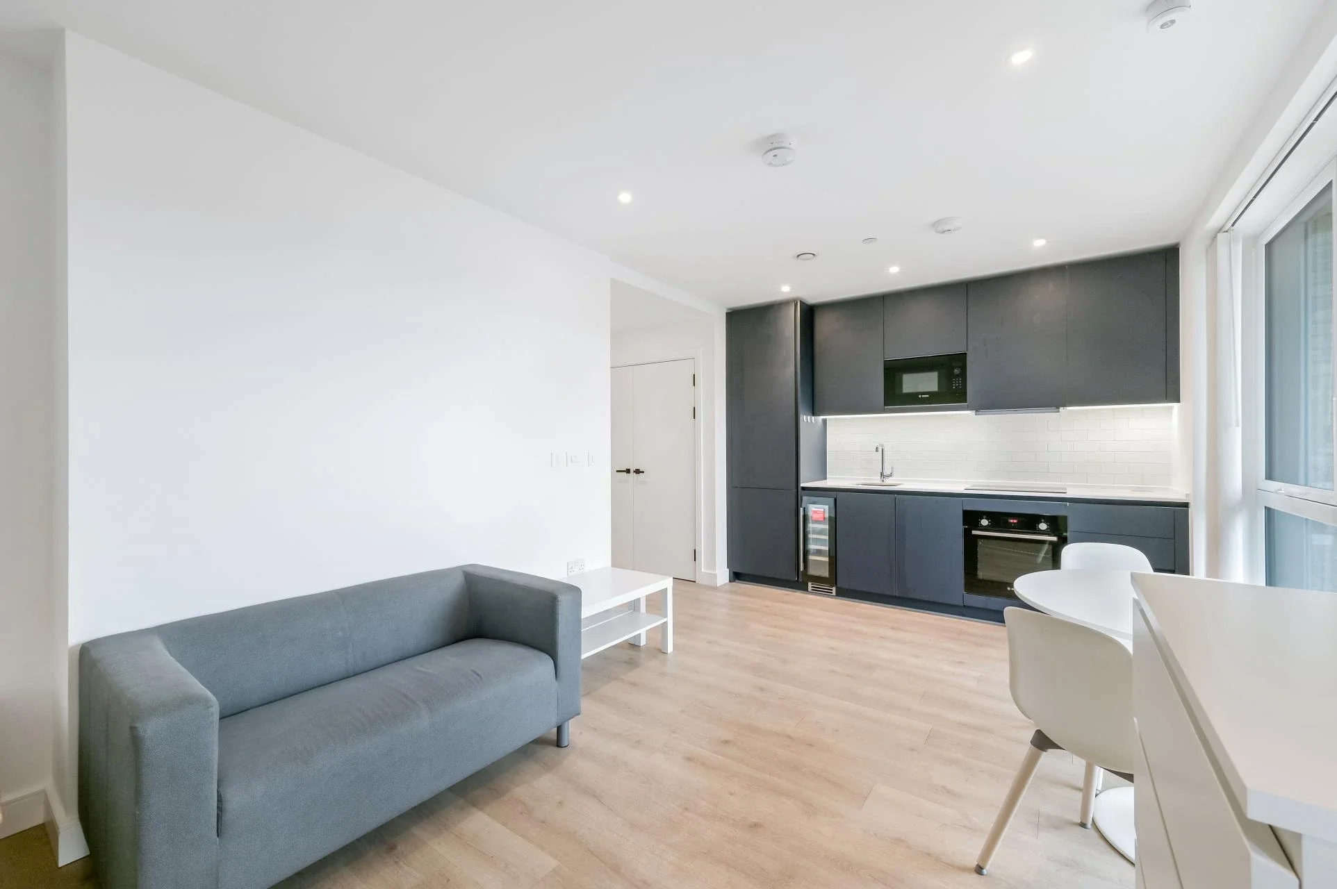 Flat Beresford Avenue in Greater London