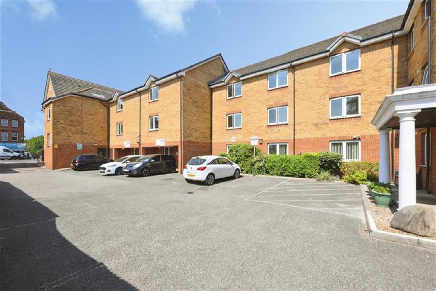 Flat Hertford Road in Greater London