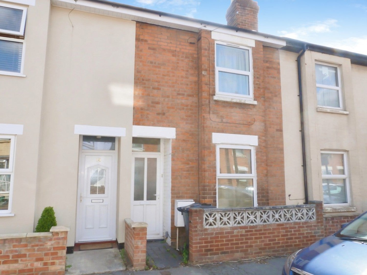 Flat Swan Road in Gloucester